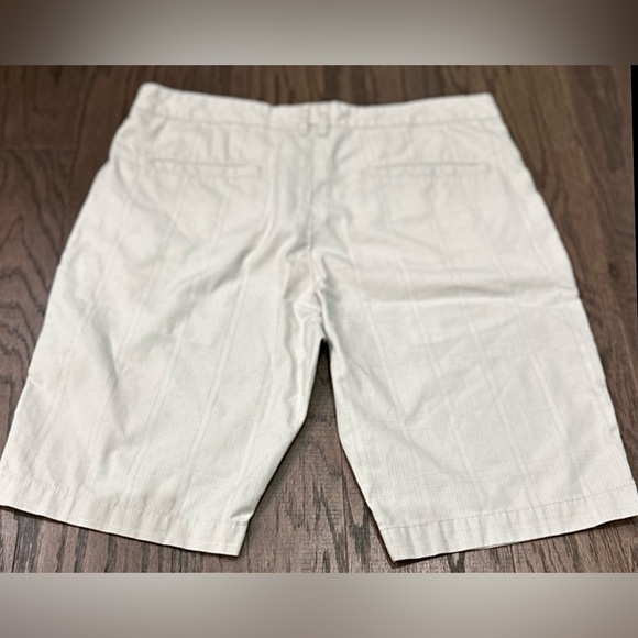 Shorts - Picture 6 of 7